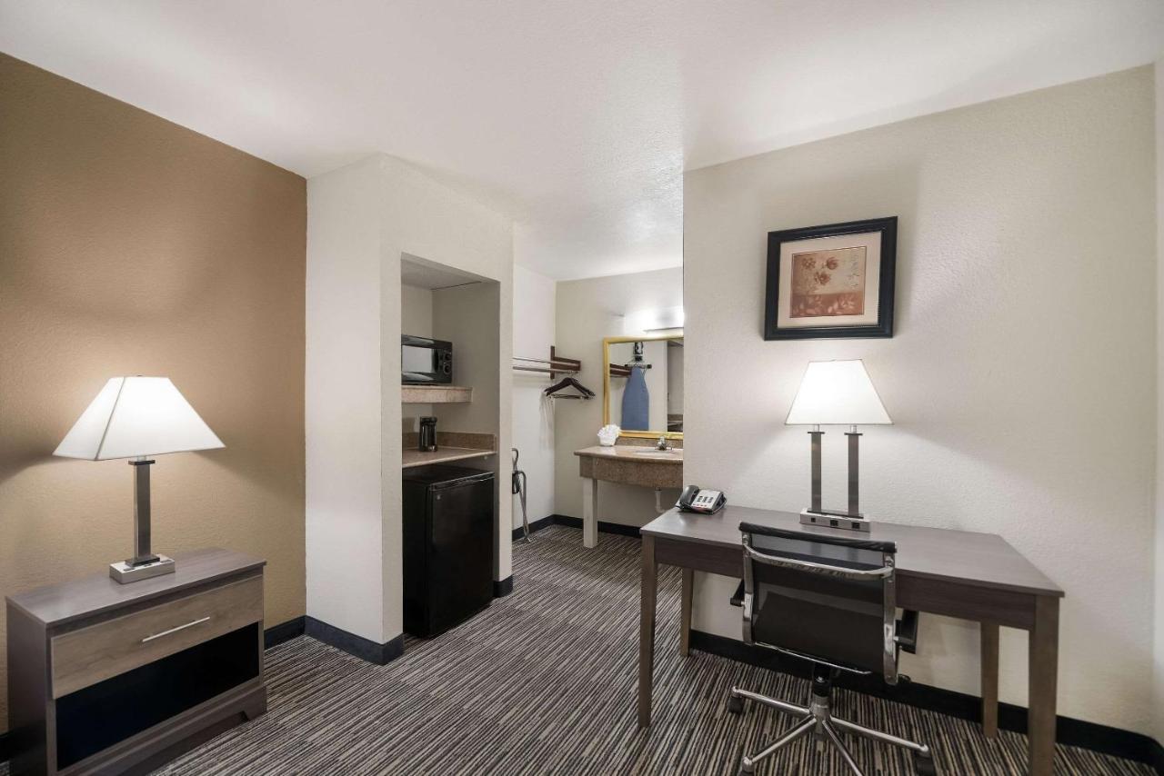 Quality Inn & Suites Lufkin Buitenkant foto