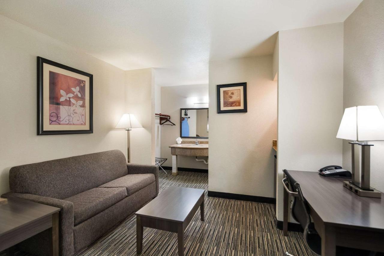 Quality Inn & Suites Lufkin Buitenkant foto