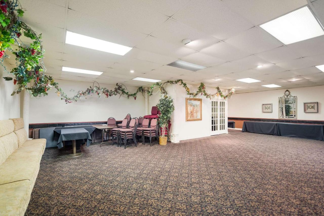 Quality Inn & Suites Lufkin Buitenkant foto