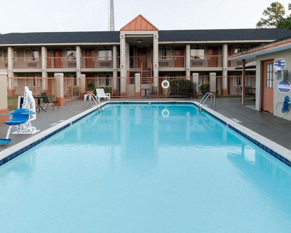 Quality Inn & Suites Lufkin Buitenkant foto