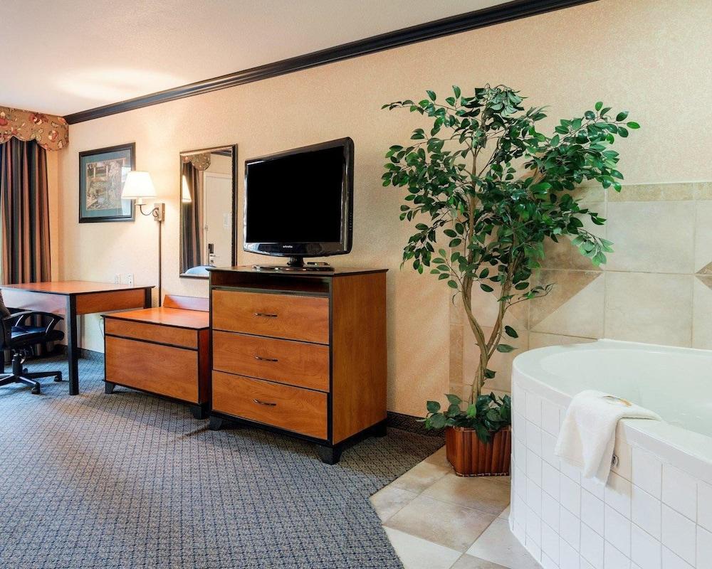 Quality Inn & Suites Lufkin Buitenkant foto