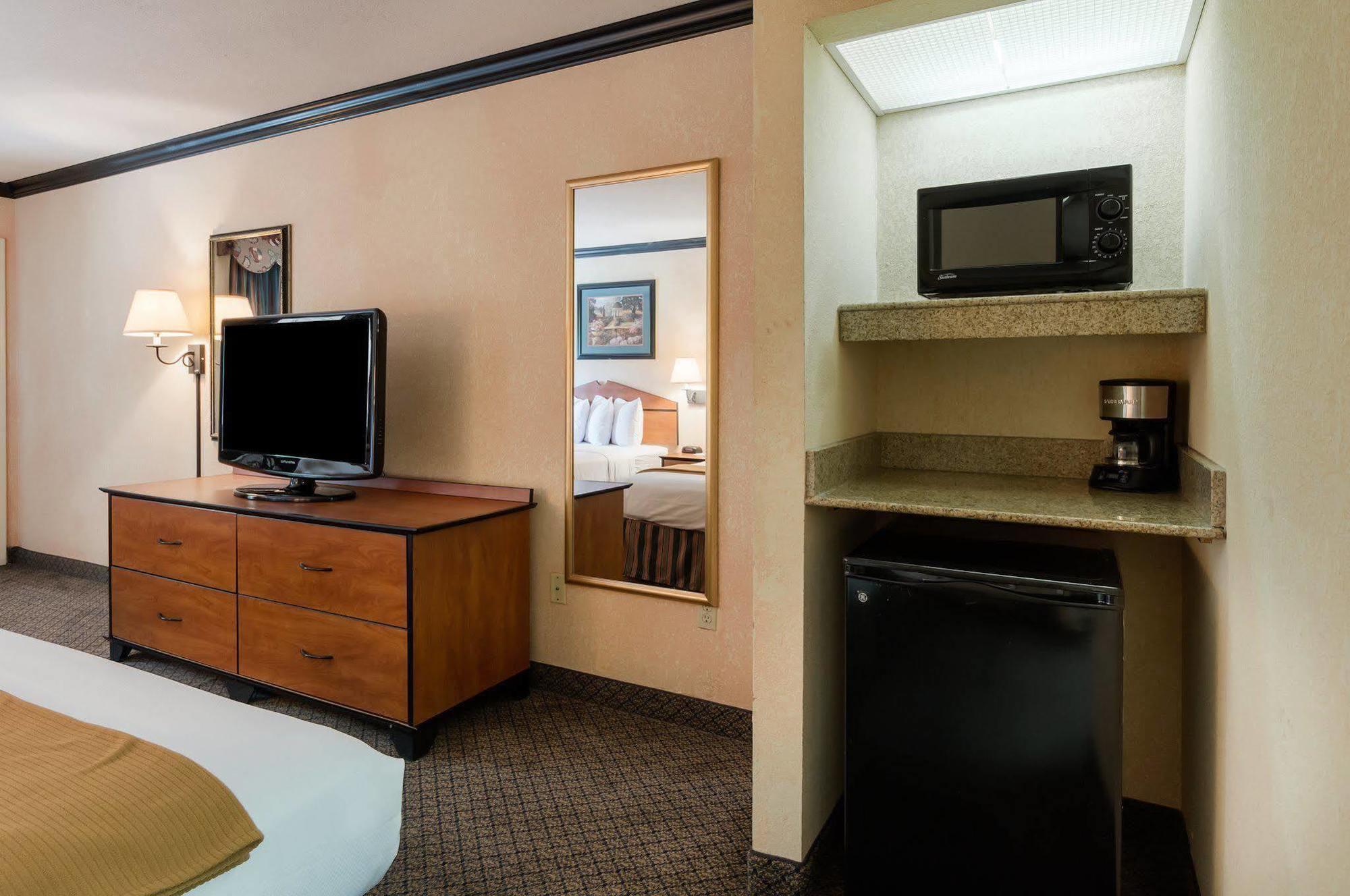 Quality Inn & Suites Lufkin Buitenkant foto