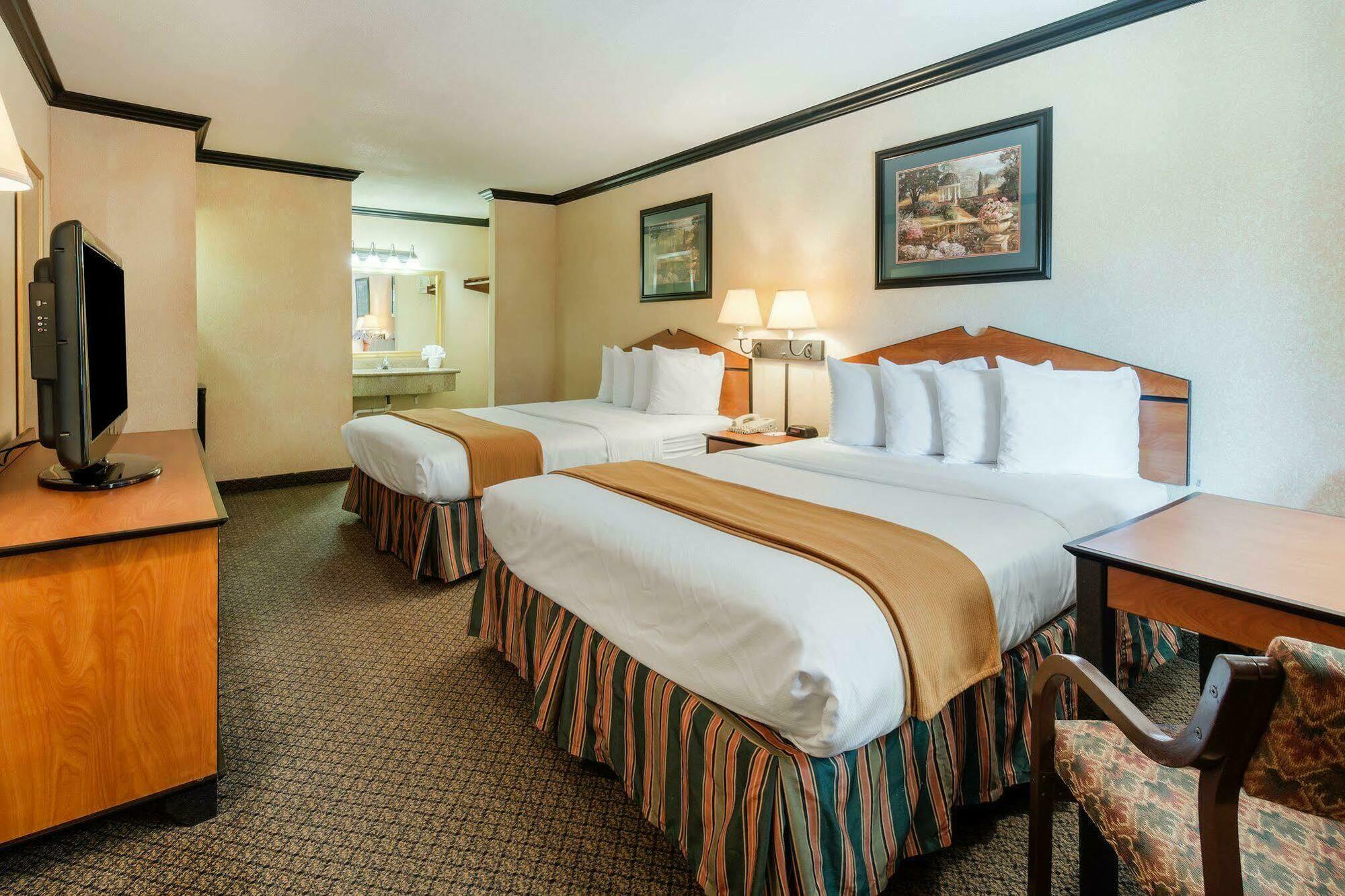 Quality Inn & Suites Lufkin Buitenkant foto
